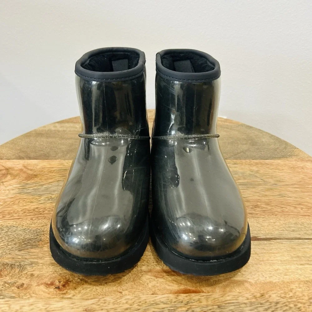 UGG Classic Clear Mini II Girls Size 5Y Black Casual Waterproof Ankle Rain Boots